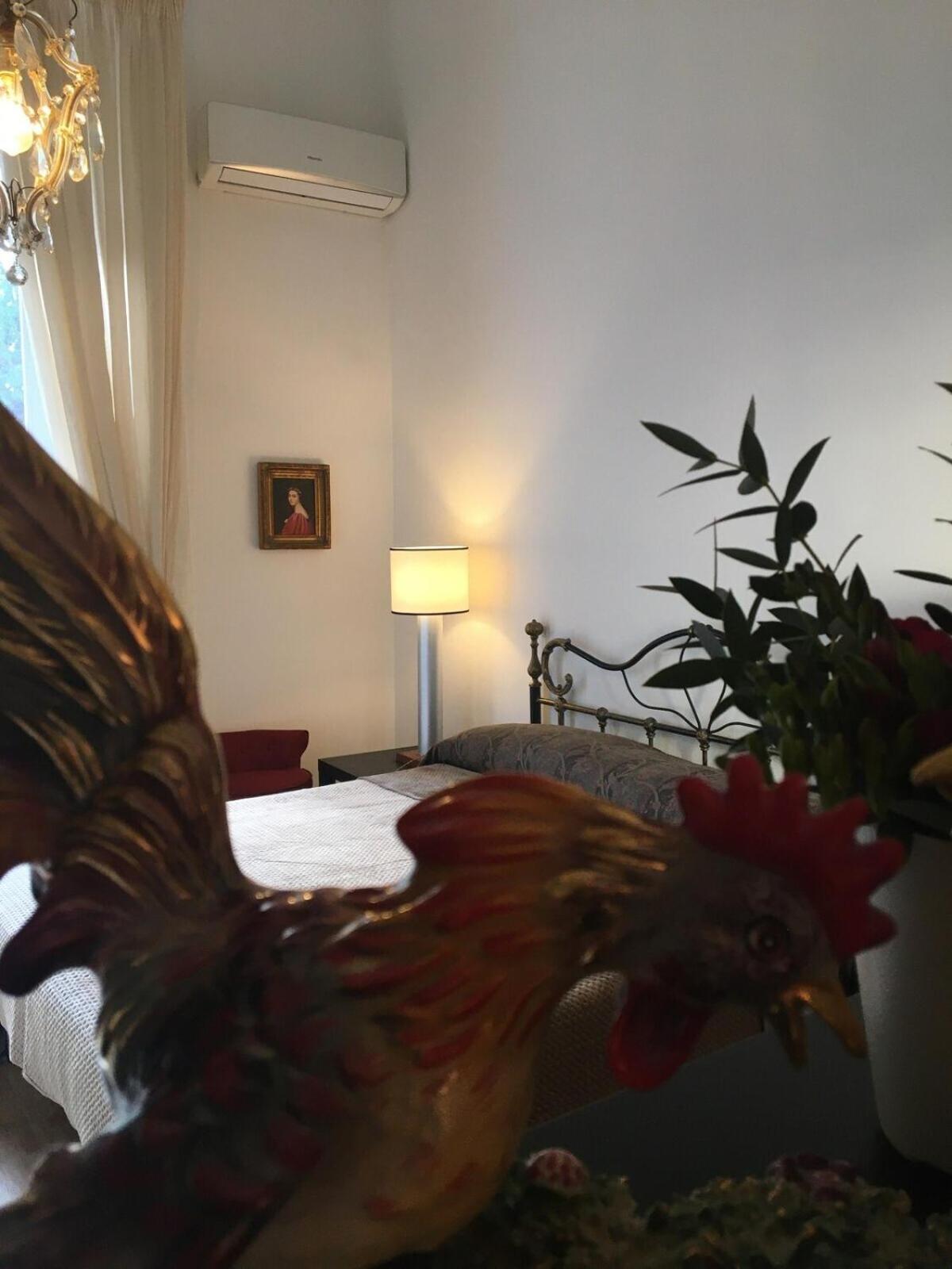 Maria Rosaria A Santa Chiara Apartment Napoli Bagian luar foto