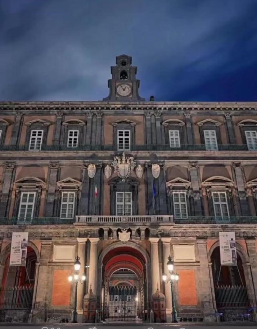 Maria Rosaria A Santa Chiara Apartment Napoli Bagian luar foto
